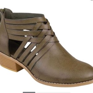 Journee Collection Women's Thelma Bootie, Color Olive, size 12, BRAND NEW